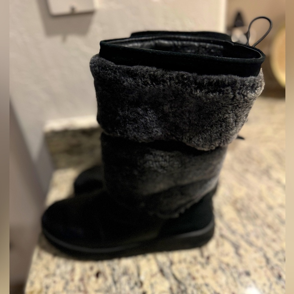 UGG Reykir Waterproof Metal Boots (size 8)